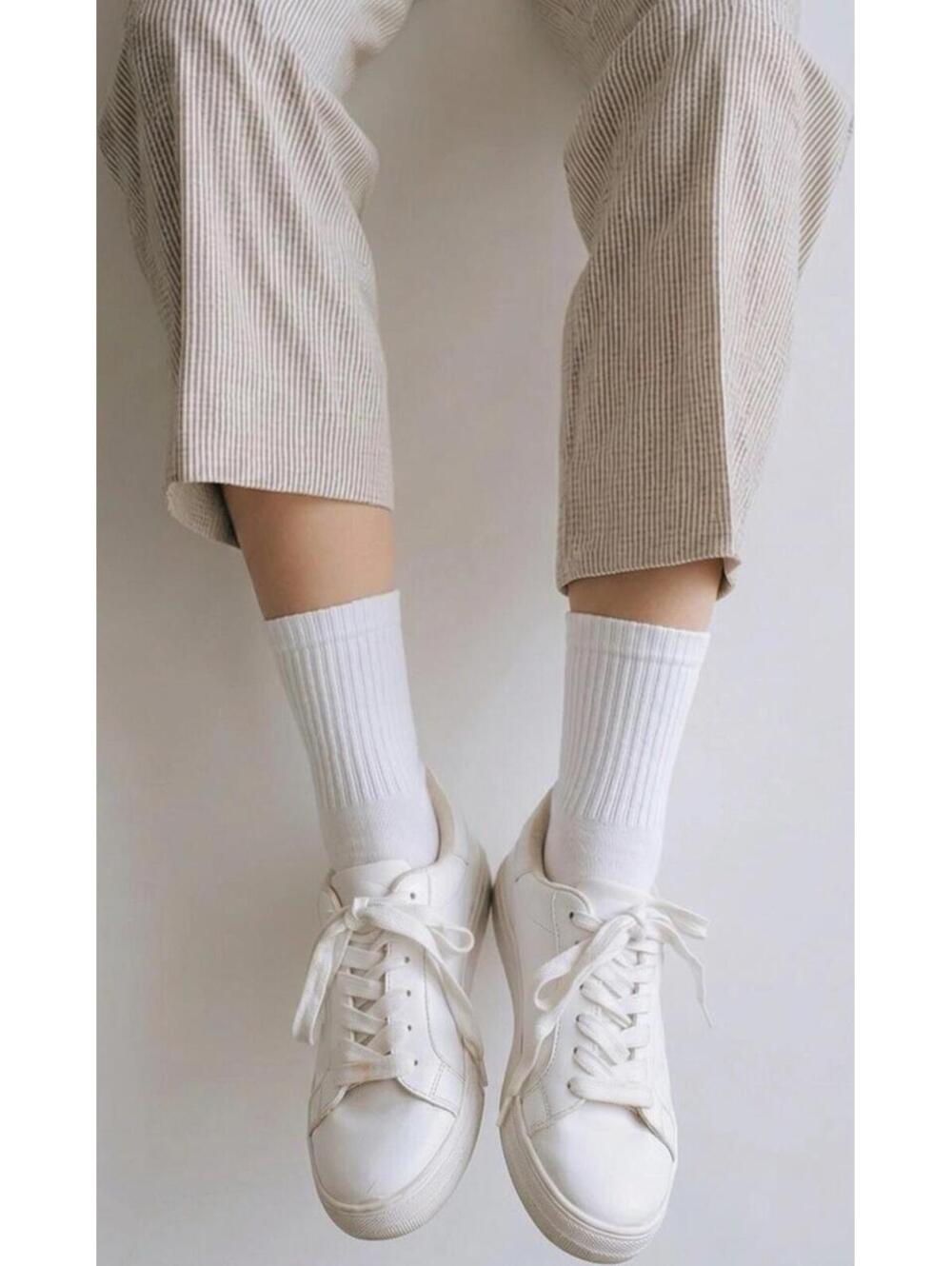 Soda women’s White Low Top Lace-Up Athletic Sneakers Casual Solid